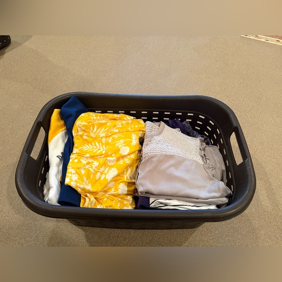 Tops - Large sized women’s Assorted Clothing bundle - 20 items